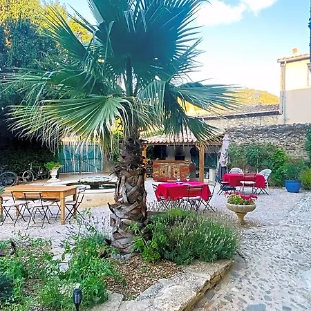 Aux Berges Du Libre Bed & Breakfast