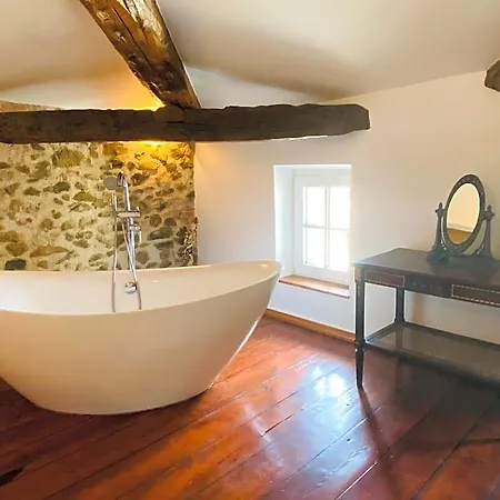 Aux Berges Du Libre Bed & Breakfast 3*